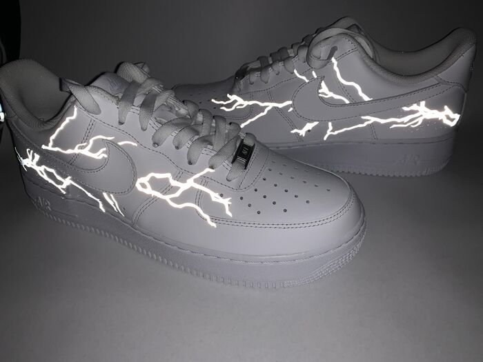 những đôi giày sneaker sử dụng công nghệ 3m reflective material
